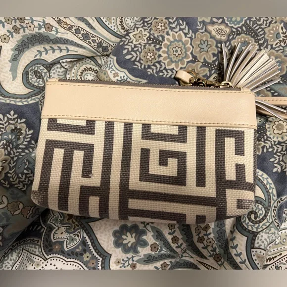 Spartina Tassel Wristlet - Picture 2 of 6